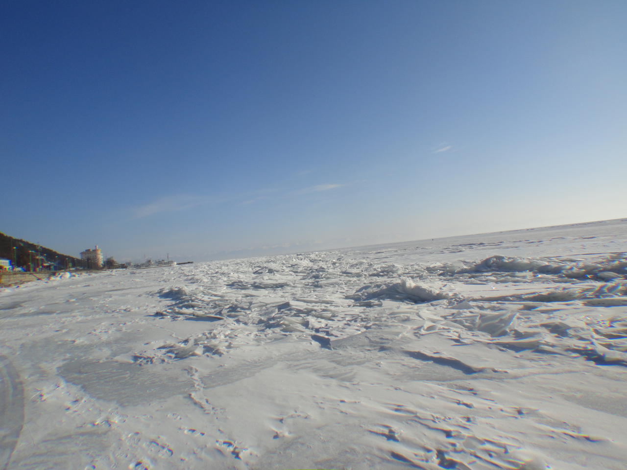 Байкальские ледовые просторы