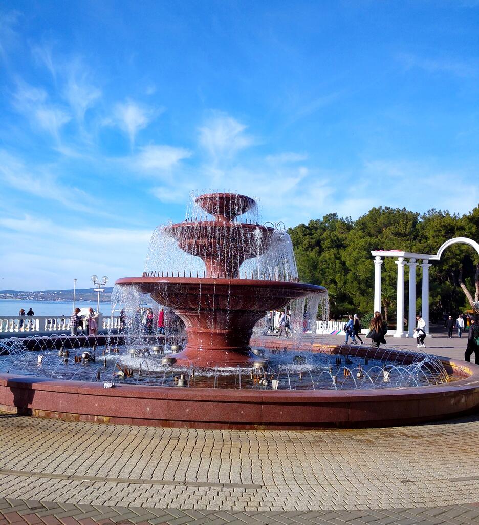 фонтан на набережной Геленджика