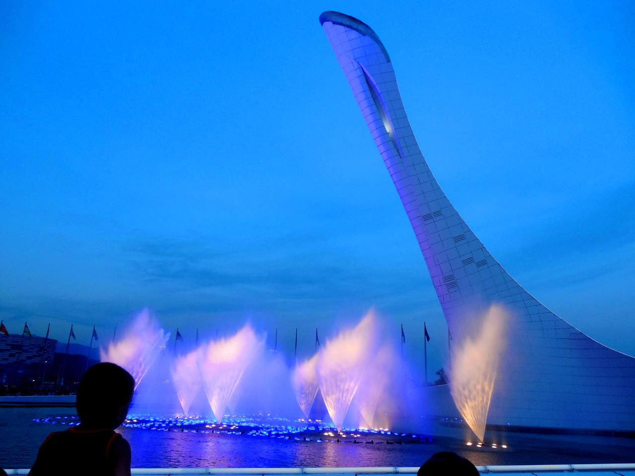 Олимпийский парк. Вечернее шоу музыкальных фонтанов под музыку Чайковского. Супер!!!