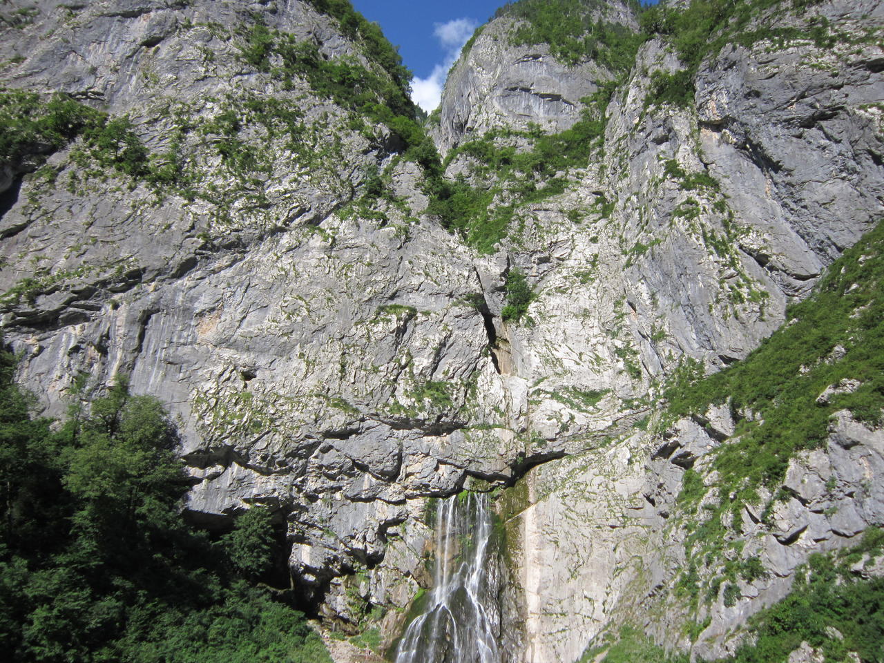 Чудо природы -Гегский водопад