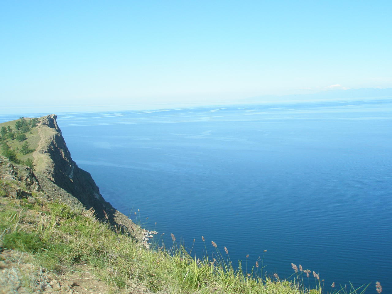 Вид на самую широкую часть Байкала - 72 км.
