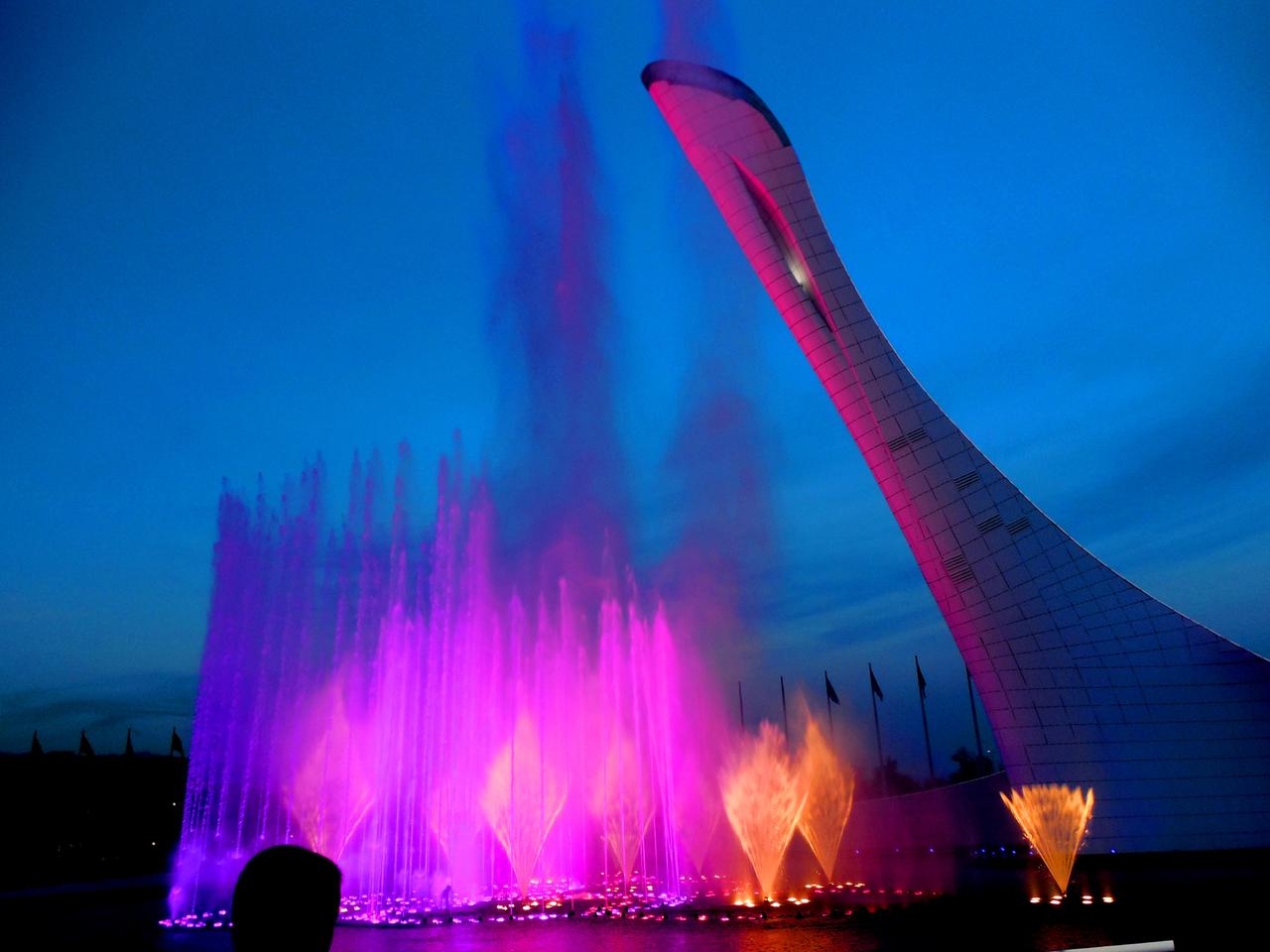 Олимпийский парк. Вечернее шоу музыкальных фонтанов под музыку Чайковского. Супер!!!